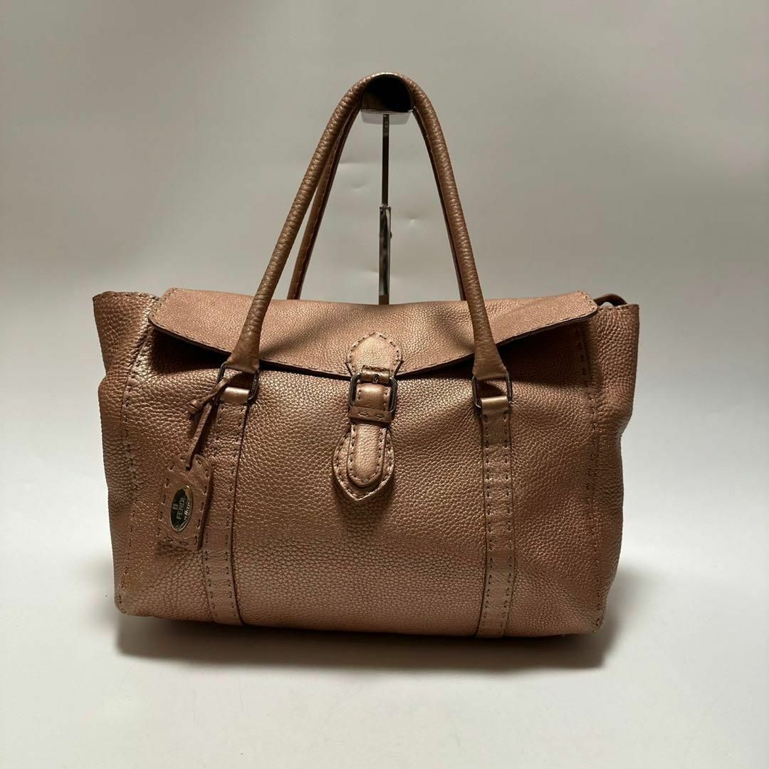 FENDI - i71【美品】フェンディ セレリア レザー ロゴチャーム FENDI - i71【美品】フェンディ セレリア レザー ロゴチャーム
