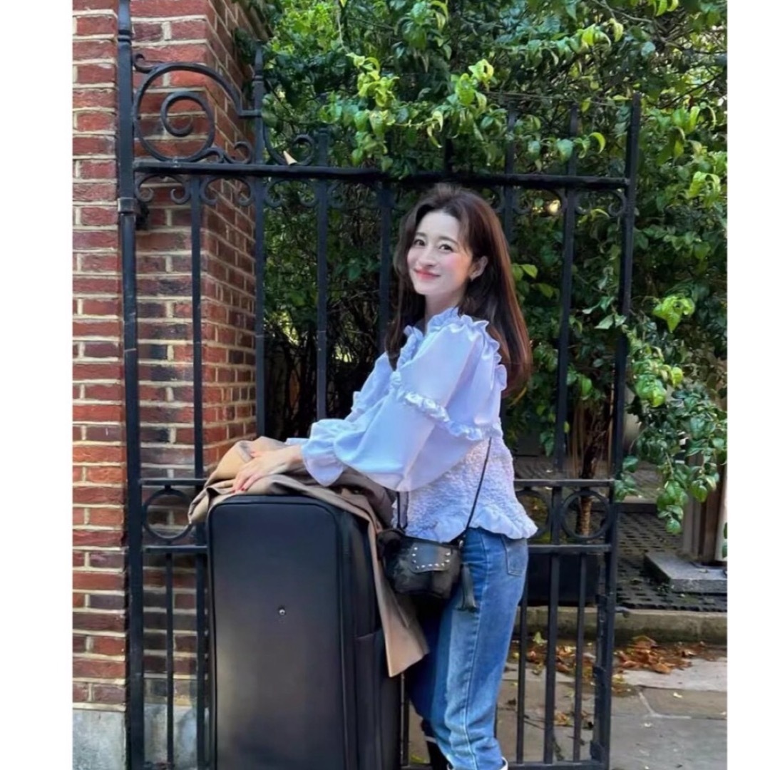 トップス BIBIY HONEY BEE BLOUSE Bibiy.HONEY BEE BLOUSE