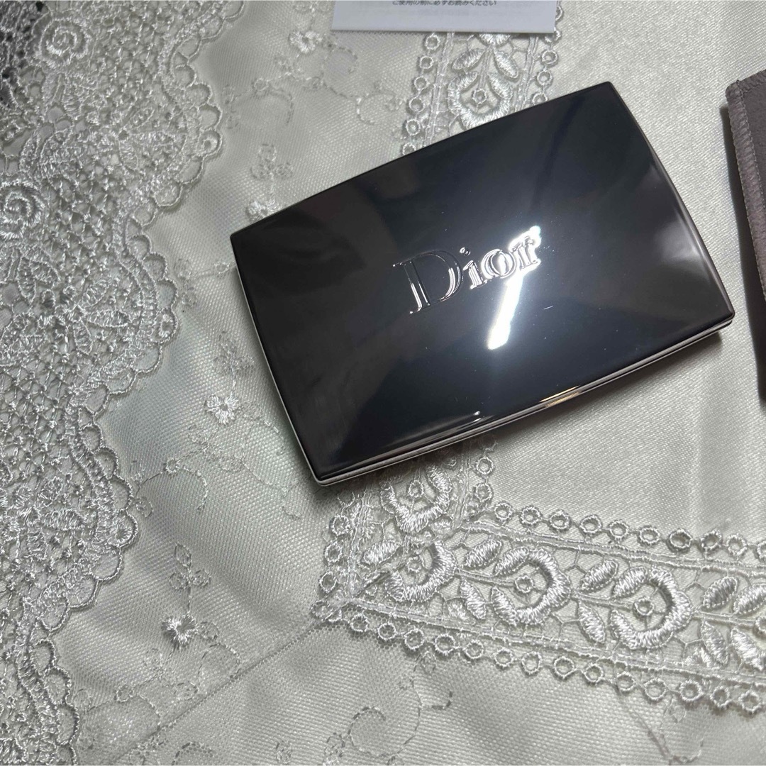 DIOR カプチュールトータルトリプルコレクティングパウダー