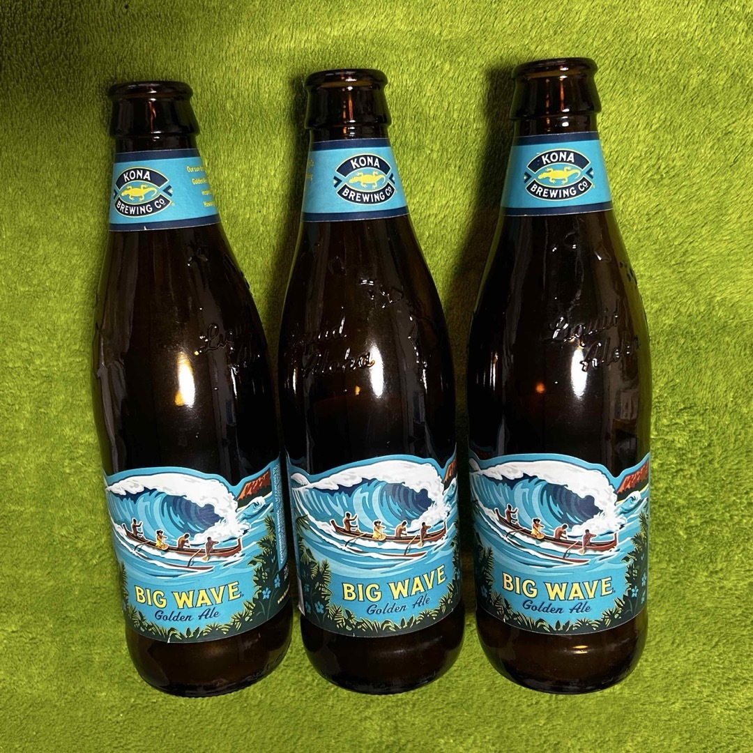 Kona(コナ)の【値下げ】コナビール空瓶3本セット ハワイアン雑貨 インテリア/住まい/日用品のインテリア小物(置物)の商品写真