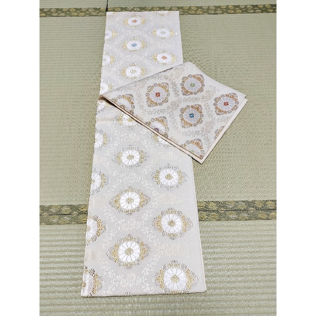 袋帯 美品 菊華唐花文様 菊七曜 白 六通 正絹 アイボリー 袋帯 美品 菊華唐花文様 菊七曜 白 六通 正絹 アイボリー