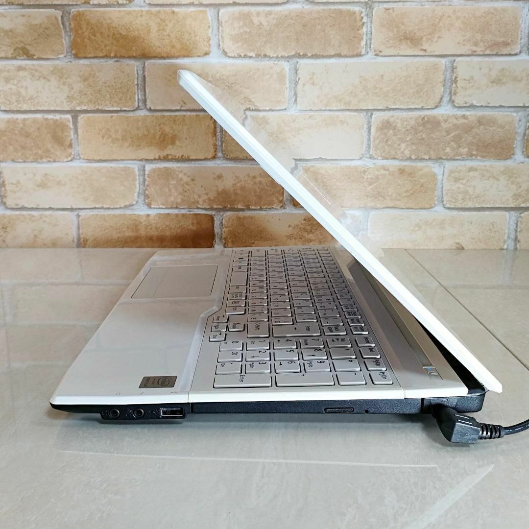 5X【Win11♥大容量♥メモリ8G】カメラ付き✨薄型ノートパソコン 5X【Win11♥大容量♥メモリ8G】カメラ付き✨薄型ノートパソコン