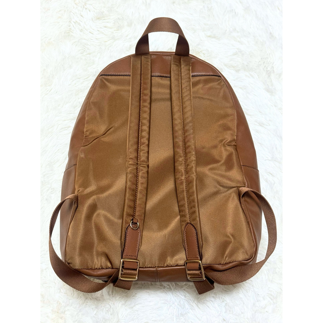 美品使用2.3回Coachロゴシグネチャーリュックサックキャメル 美品使用2.3回Coachロゴシグネチャーリュックサックキャメル
