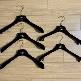 CHANEL(押し入れ収納/ハンガー)のフリマアイテム一覧 CHANEL(押し入れ収納/ハンガー)のフリマアイテム一覧