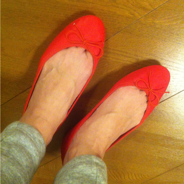H&M(エイチアンドエム)の新品☆H&Mバレエシューズ 赤 レディースの靴/シューズ(ハイヒール/パンプス)の商品写真