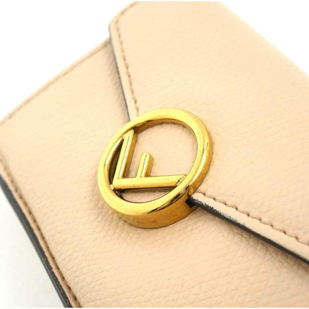 FENDI ミニ財布 エフイズ Fロゴ 三つ折り エンボスロゴ☆ FENDI ミニ財布 エフイズ Fロゴ 三つ折り エンボスロゴ☆