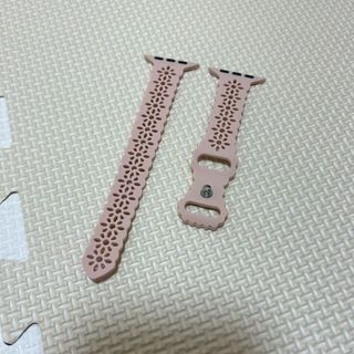 Apple Watch用 ピンク シリコンバンド 花柄穴あきデザイン　可愛い(腕時計)