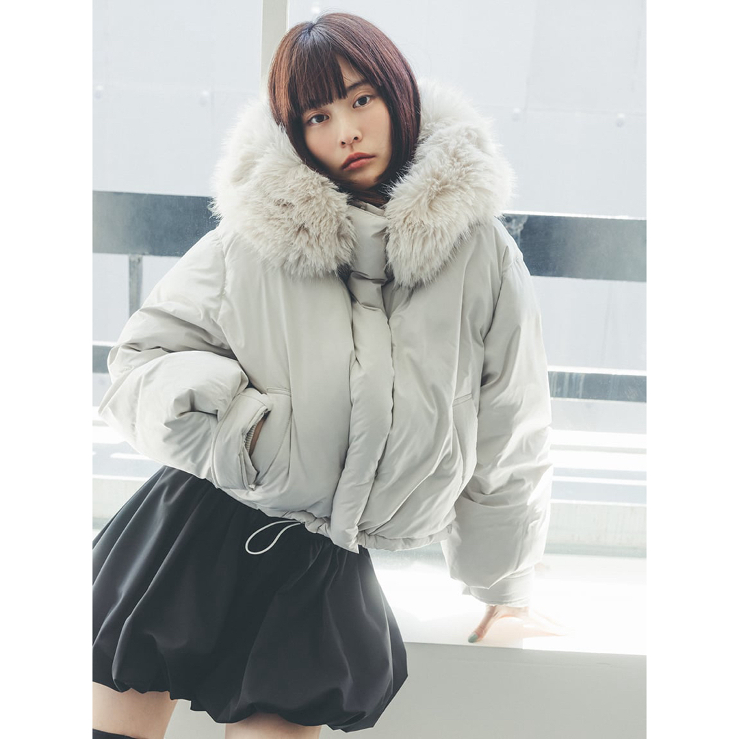 SNIDEL(スナイデル)のSNIDEL フードファーショートダウン レディースのジャケット/アウター(ダウンジャケット)の商品写真