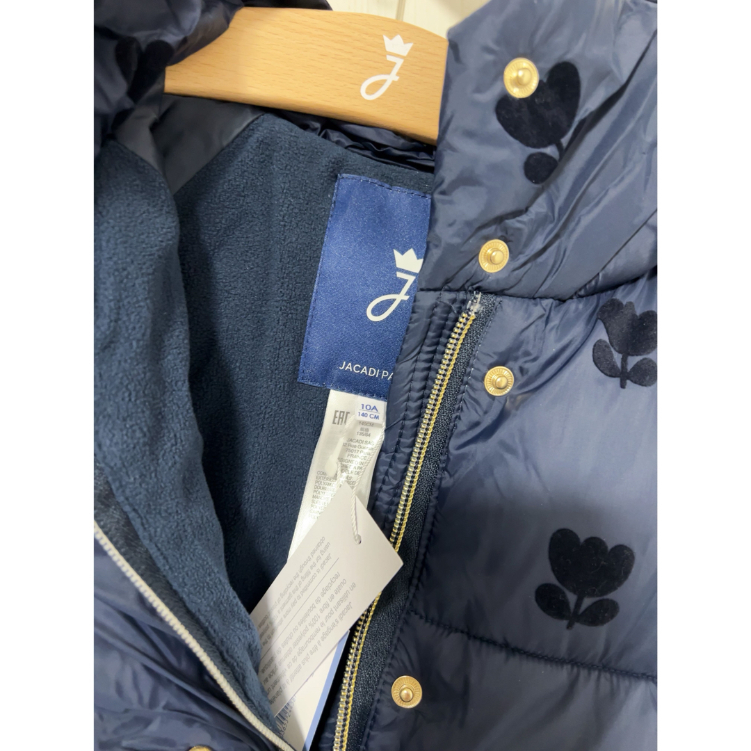 Jacadi - 【新品】jacadi チューリップ柄 中綿コート 10Aの通販 Jacadi - 【新品】jacadi チューリップ柄 中綿コート 10Aの通販