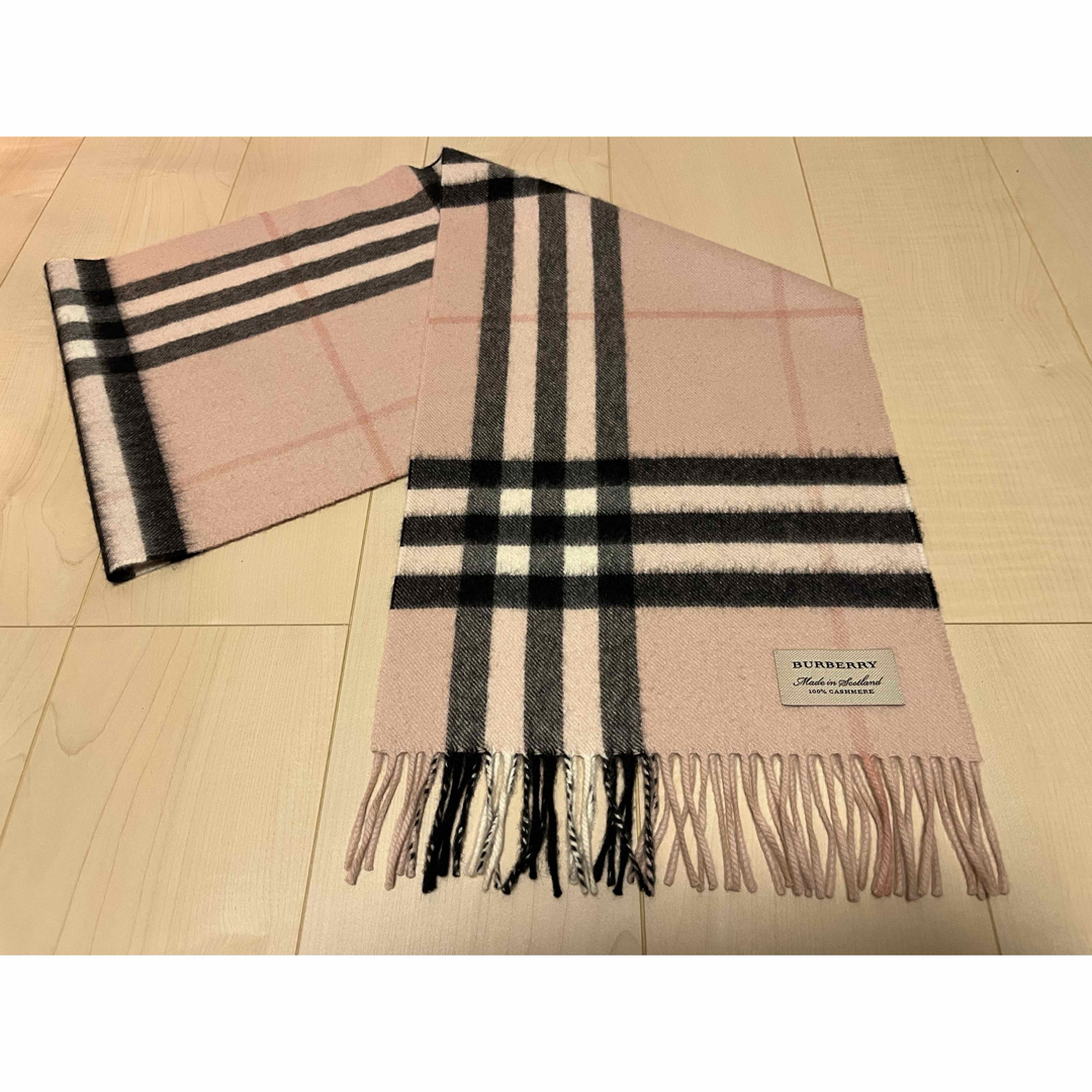 BURBERRY バーバリー マフラー カシミア100% ピンク系 未使用に近い BURBERRY バーバリー マフラー カシミア100% ピンク系 未使用に近い