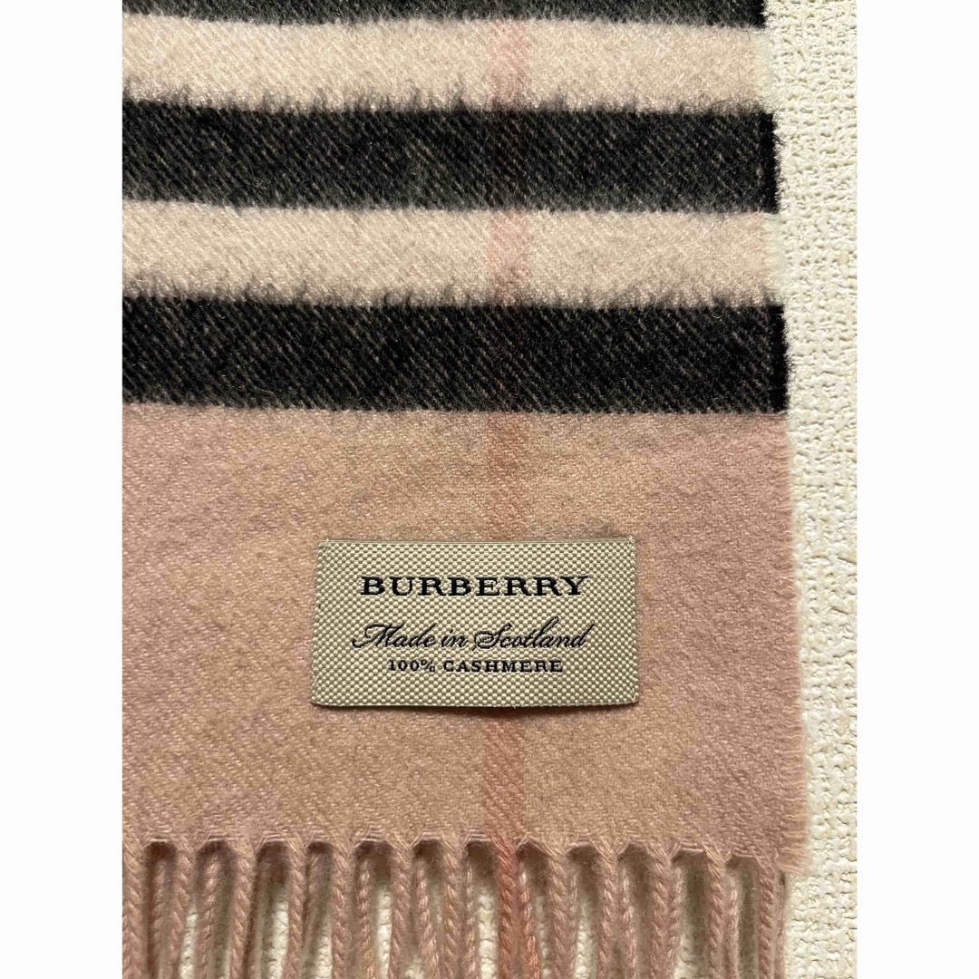 BURBERRY バーバリー マフラー カシミア100% ピンク系 未使用に近い BURBERRY バーバリー マフラー カシミア100% ピンク系 未使用に近い