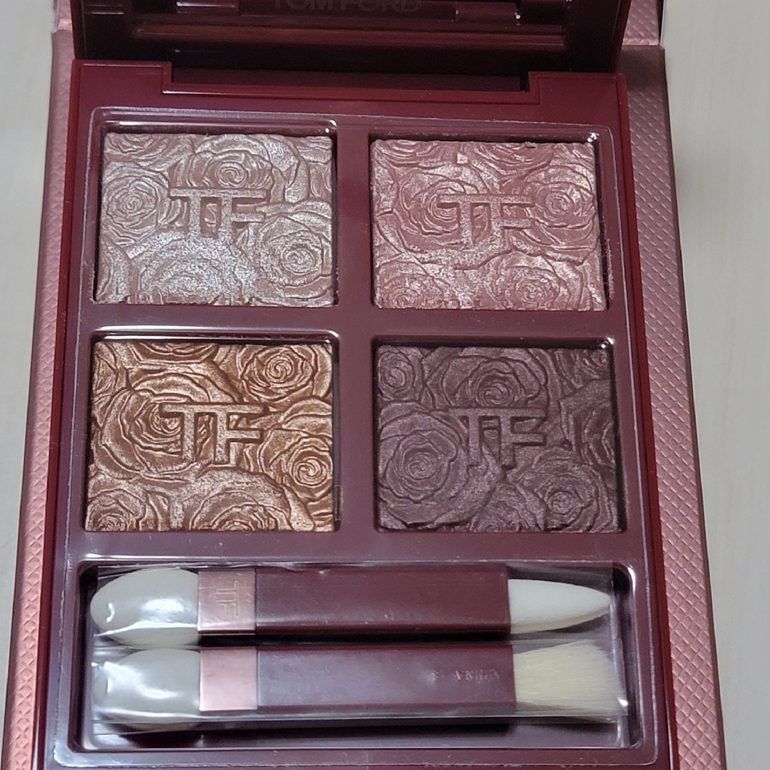 TOM FORD BEAUTY - TOMFORD アイカラークォード 01RE ローズ TOM FORD BEAUTY - TOMFORD アイカラークォード 01RE ローズ