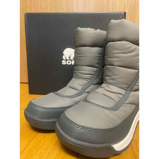 ソレル(SOREL)の【美品】SOREL ソレル　ユースウィットニーⅡパフィーミッドWP(ブーツ)