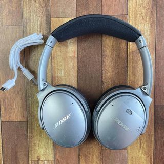 BOSE(ヘッドフォン/イヤフォン ・ シルバー/銀色系)のフリマ BOSE(ヘッドフォン/イヤフォン ・ シルバー/銀色系)のフリマ