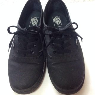 ヴァンズ(VANS)の☆VANSスニーカー☆シンプルな黒(スニーカー)