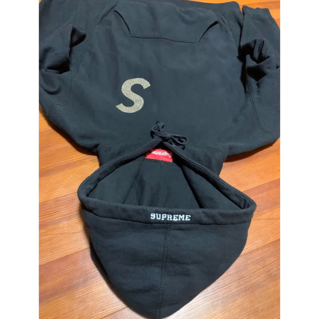 即完売品】 SupremexSロゴ SWAROVSKI パーカー大人気希少S 即完売品】 SupremexSロゴ SWAROVSKI パーカー大人気希少S
