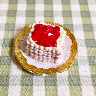 ドールハウス ミニチュア 小物 陶器製のケーキ②(ミニチュア)
