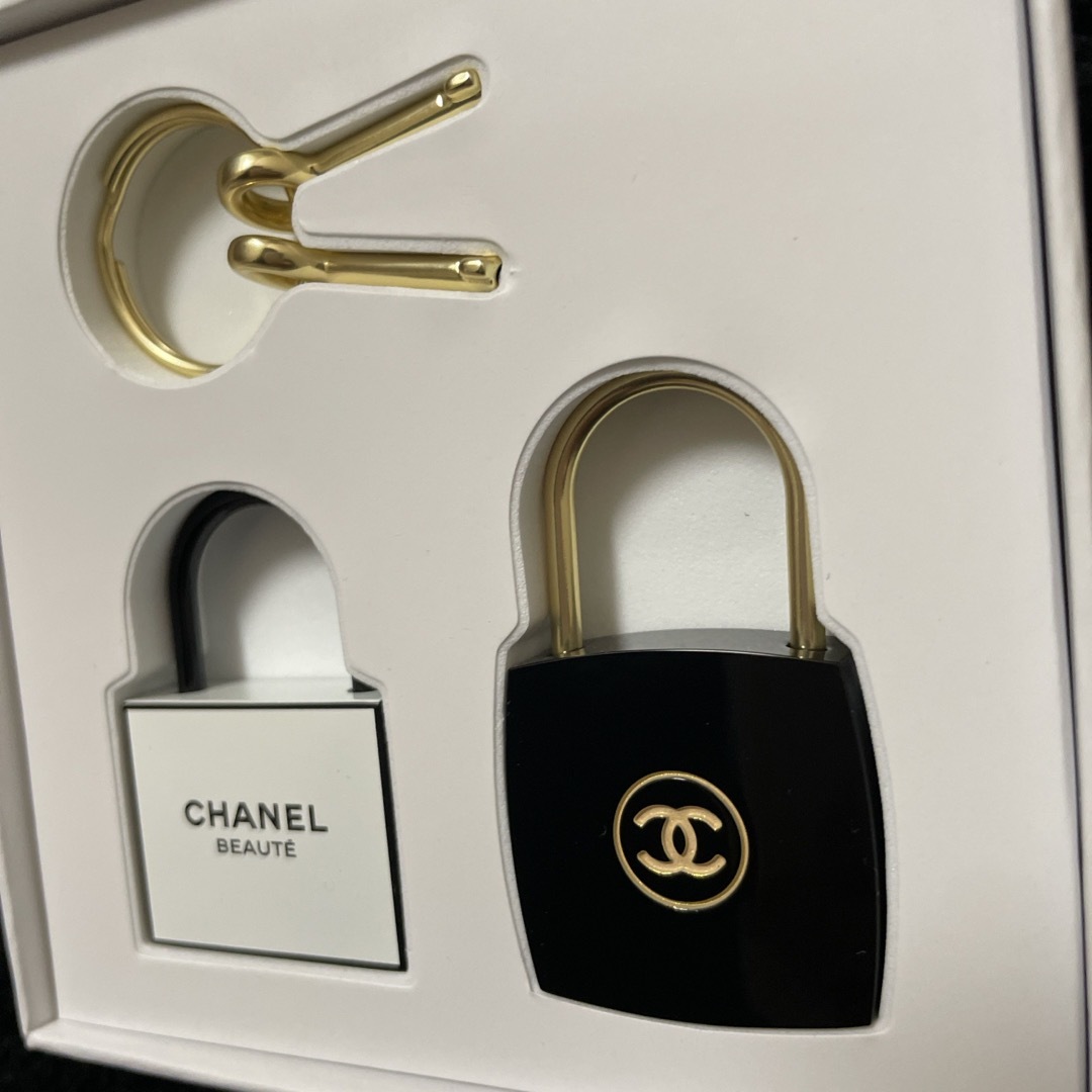 CHANEL シャネル ノベルティ キーホルダー カデナ CHANEL シャネル ノベルティ キーホルダー カデナ