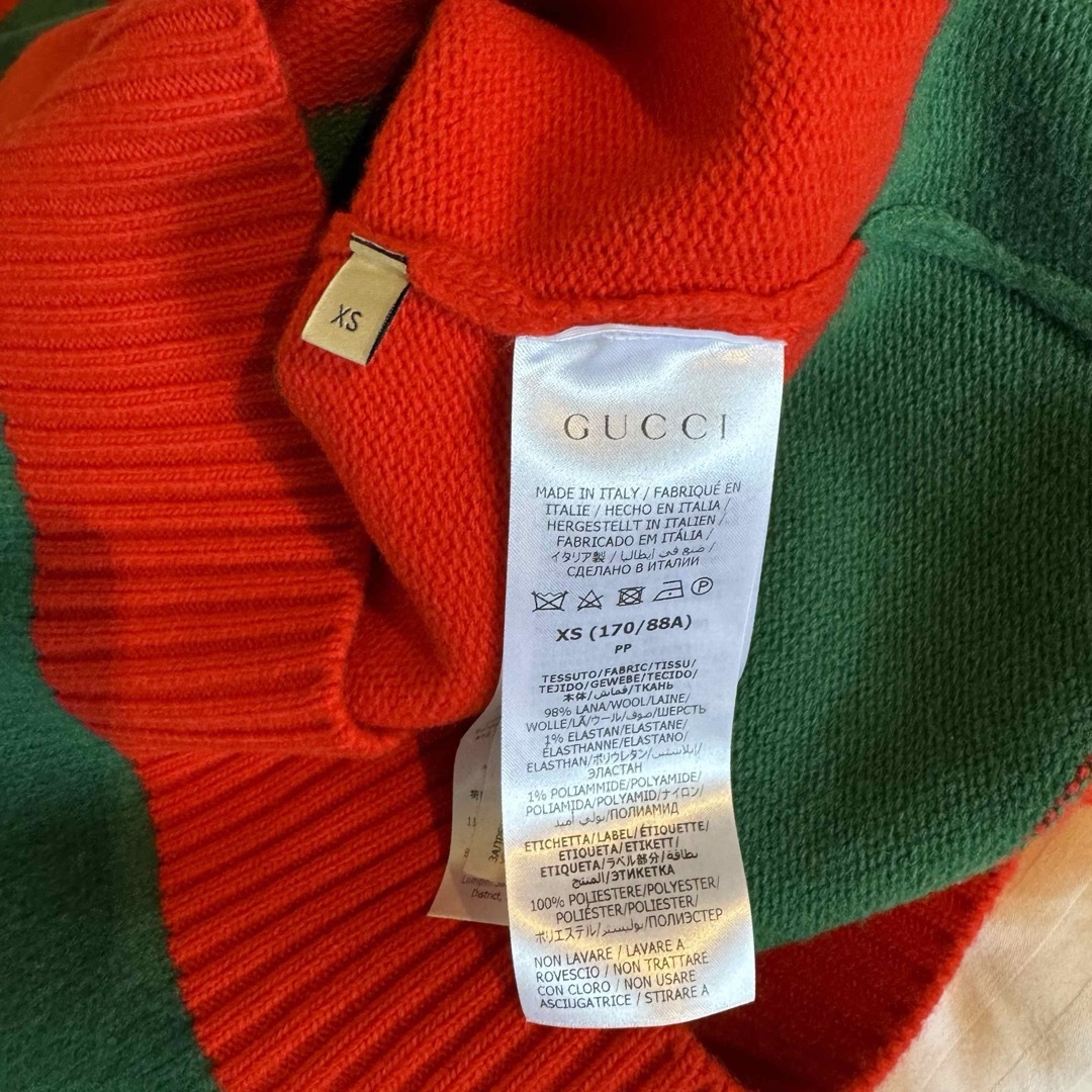 GUCCI - ⚫︎GUCCIグッチ2023a赤×緑幅広ボーダーVネックニットの GUCCI - ⚫︎GUCCIグッチ2023a赤×緑幅広ボーダーVネックニットの