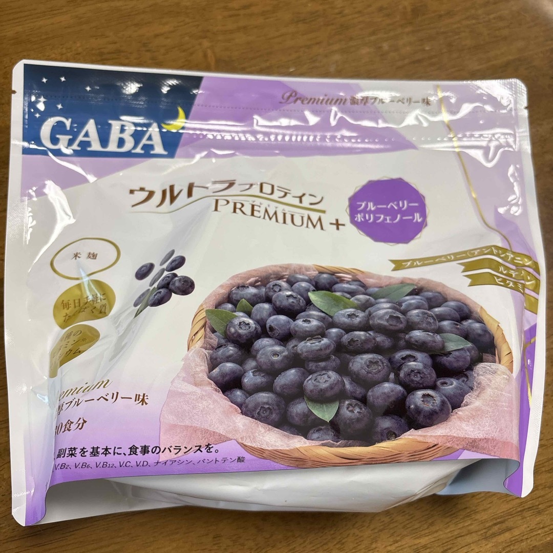カーブスウルトラプロテイン レモン味、濃厚ブルーベリー味 カーブスウルトラプロテイン レモン味、濃厚ブルーベリー味
