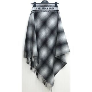 Christian Dior(マフラー/ショール)のフリマアイテム一覧 Christian Dior(マフラー/ショール)のフリマアイテム一覧