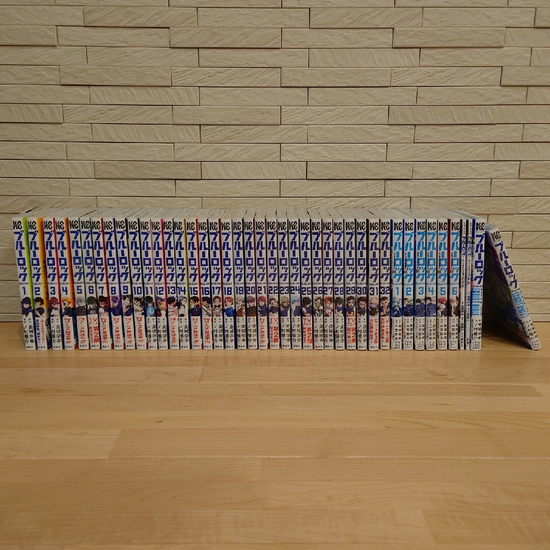 ブルーロック 1巻〜最新32巻 & 関連10冊 ブルーロック 1巻〜最新32巻 & 関連10冊