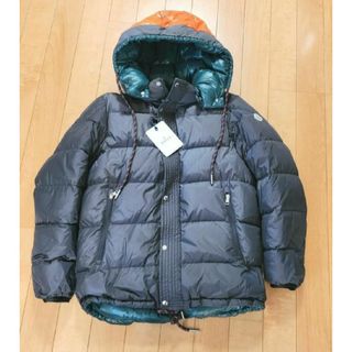 MONCLER(ダウンジャケット ・ グリーン・カーキ/緑色系)の MONCLER(ダウンジャケット ・ グリーン・カーキ/緑色系)の