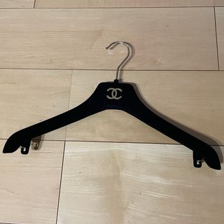 CHANEL(押し入れ収納/ハンガー)のフリマアイテム一覧 CHANEL(押し入れ収納/ハンガー)のフリマアイテム一覧