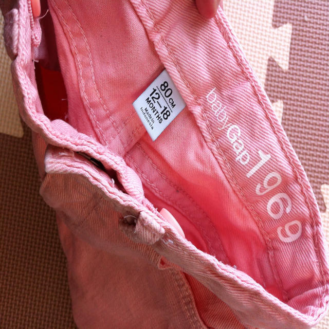 GAP(ギャップ)のbaby GAP★pinkデニム80 キッズ/ベビー/マタニティのキッズ/ベビー/マタニティ その他(その他)の商品写真