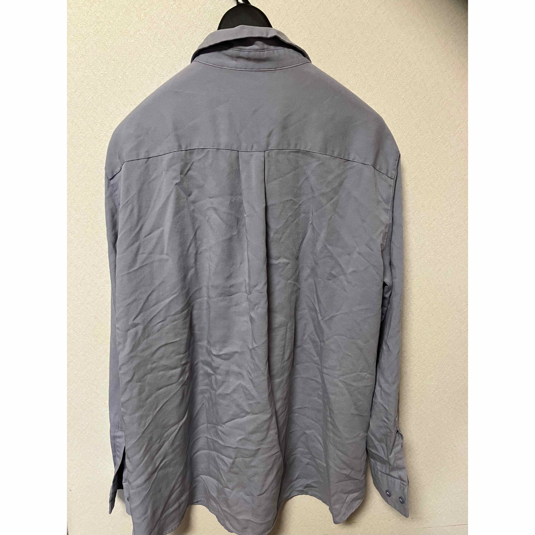 UNIQLO(ユニクロ)のUNIQLO 薄い紫 長袖シャツ レディースのトップス(シャツ/ブラウス(長袖/七分))の商品写真