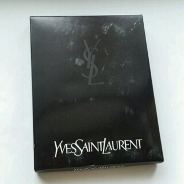 Yves Saint Laurent Beaute(イヴサンローランボーテ)のYves saint Laurent ウォッシュタオル レディースのファッション小物(ハンカチ)の商品写真