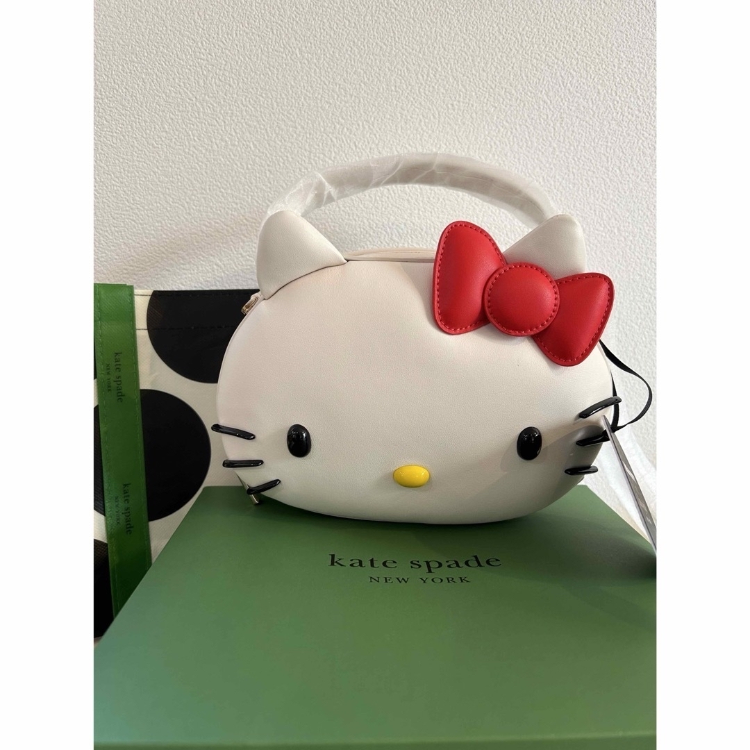 新品 katespade×ハローキティ コラボ 3D クロスボディバッグ 新品 katespade×ハローキティ コラボ 3D クロスボディバッグ