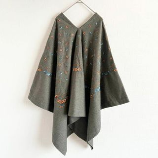 45R - 【美品】 45R ku・Ra・siバンダナ刺繍ポンチョ 花柄 45R - 【美品】 45R ku・Ra・siバンダナ刺繍ポンチョ 花柄