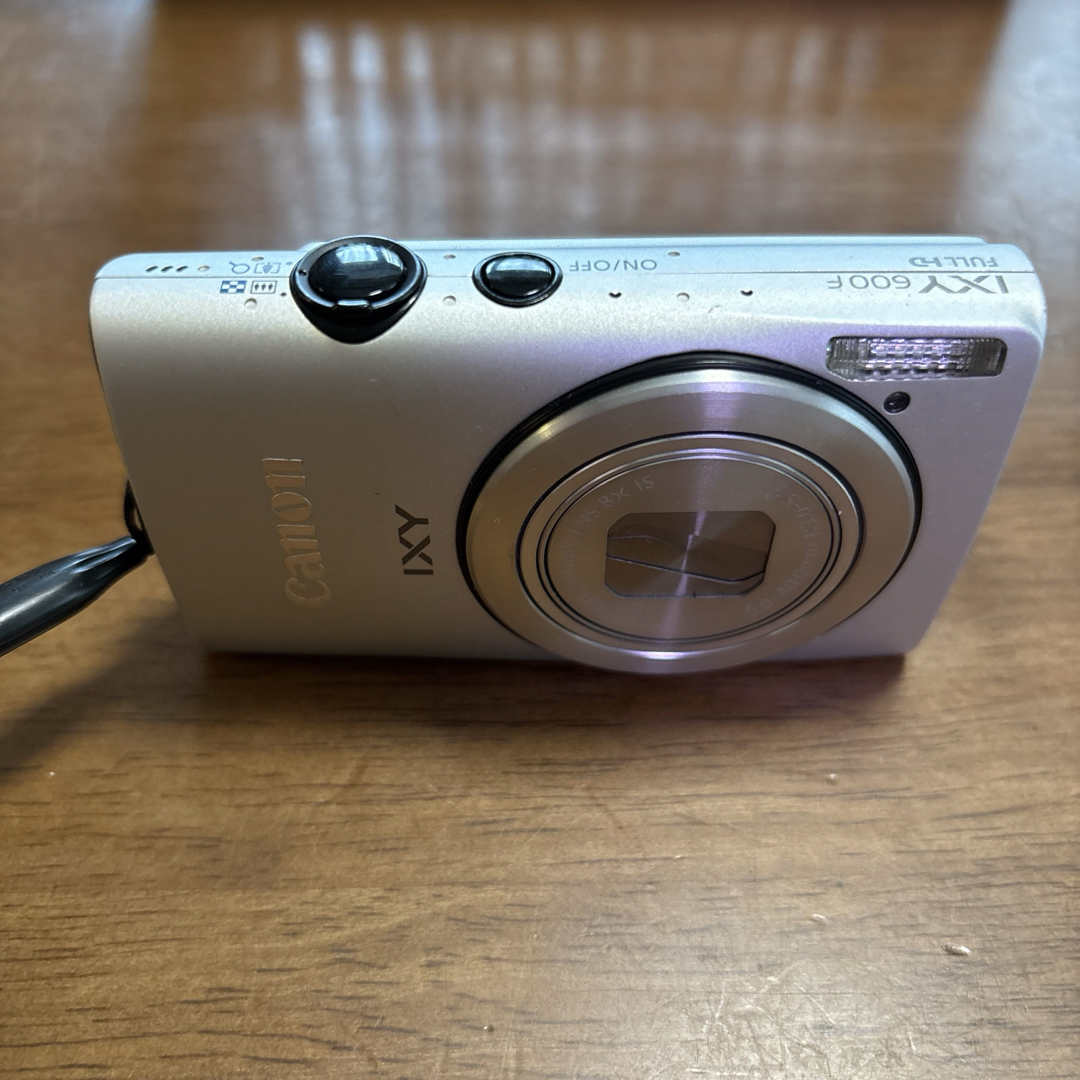 Canon IXY 600F 充電器付き コンパクトデジタルカメラ Canon IXY 600F 充電器付き コンパクトデジタルカメラ