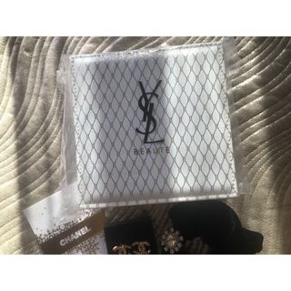 Yves Saint Laurent Beaute(メイクボックス)のフリマアイテム一覧 Yves Saint Laurent Beaute(メイクボックス)のフリマアイテム一覧
