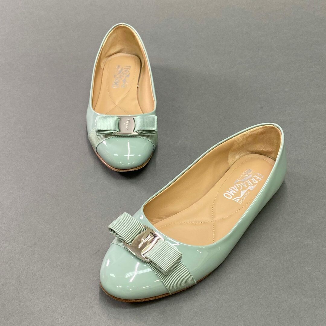 4a9 Salvatore Ferragamo サルヴァトーレ フェラガモ VARINA 4a9 Salvatore Ferragamo サルヴァトーレ フェラガモ VARINA