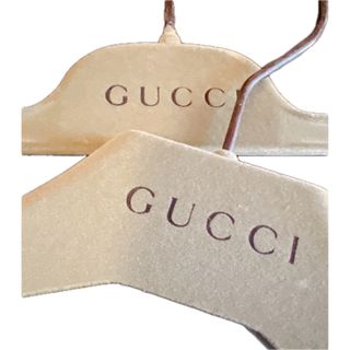 GUCCI(押し入れ収納/ハンガー)のフリマアイテム一覧 GUCCI(押し入れ収納/ハンガー)のフリマアイテム一覧