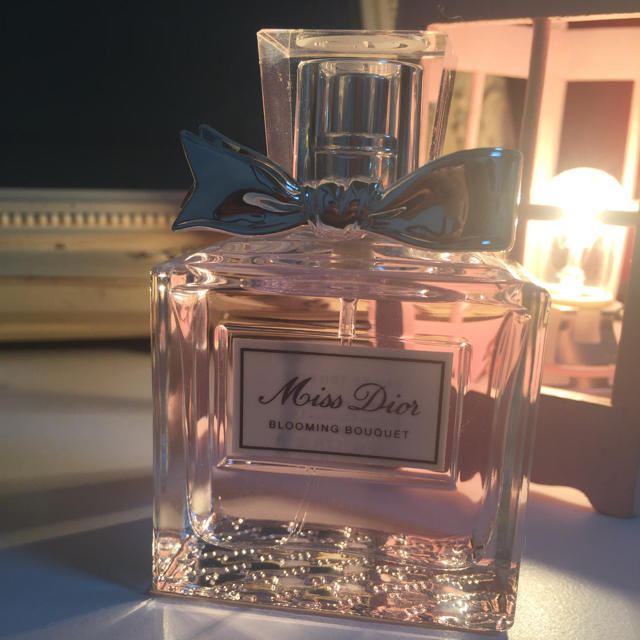 Christian Dior(クリスチャンディオール)のMiss Dior ブルーミングブーケオードトワレ 50ml コスメ/美容の香水(香水(女性用))の商品写真