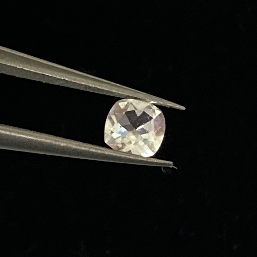 アンデシンラブラドライト（マダガスカル産）0.3ct