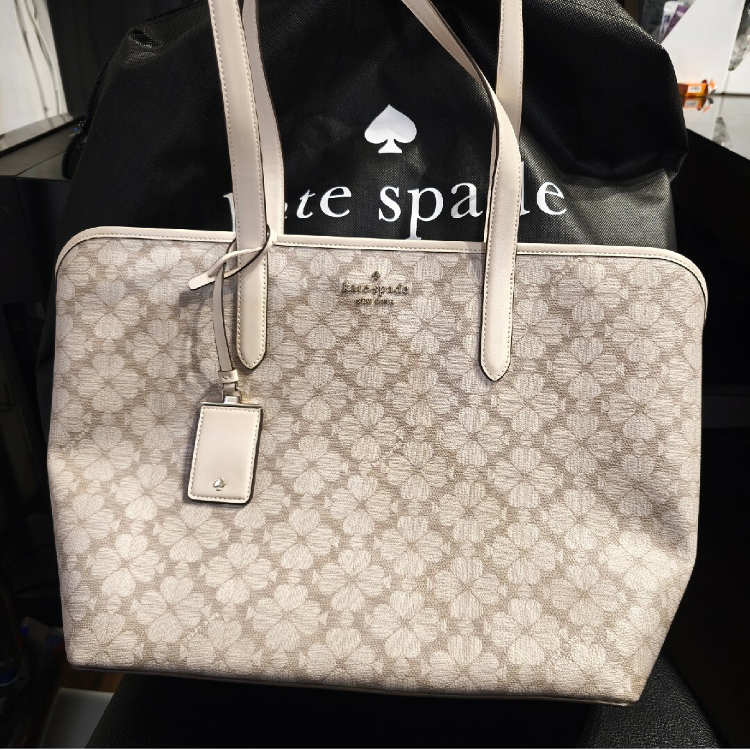 Kate spade スペード フラワー コーテッド キャンバス トート Kate spade スペード フラワー コーテッド キャンバス トート