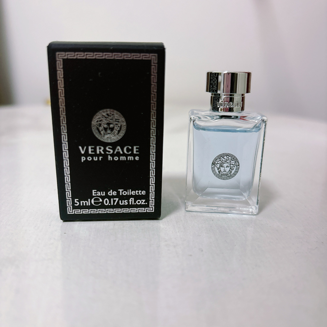 VERSACE - 【新品】ヴェルサーチェ プールオム 香水 VERSACE - 【新品】ヴェルサーチェ プールオム 香水