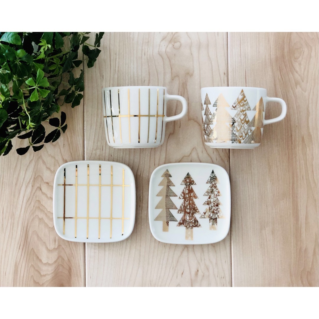Marimekko クーシコッサ&ティイリスキヴィ マグカップ&プレート Marimekko クーシコッサ&ティイリスキヴィ マグカップ&プレート