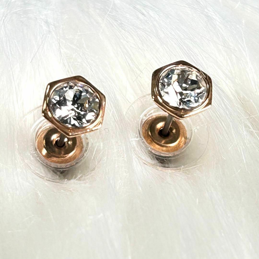 SWAROVSKI - SWAROVSKI スワロフスキー ピアス 六角形の通販 by SWAROVSKI - SWAROVSKI スワロフスキー ピアス 六角形の通販 by