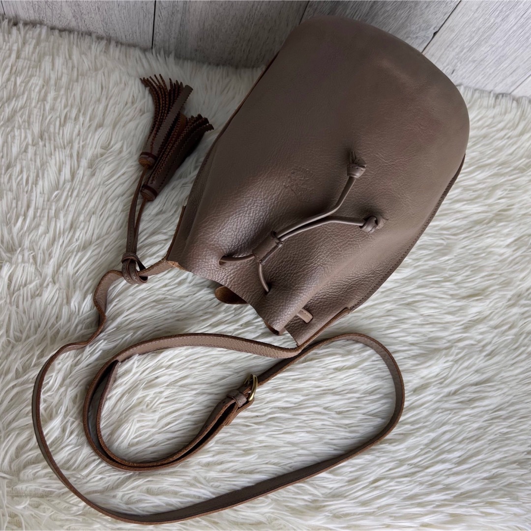 人気♡グレージュ♡イルビゾンテ レザー エンボスロゴ 人気♡グレージュ♡イルビゾンテ レザー エンボスロゴ