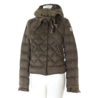 MONCLER(ダウンコート ・ グリーン・カーキ/緑色系)のフリマ MONCLER(ダウンコート ・ グリーン・カーキ/緑色系)のフリマ