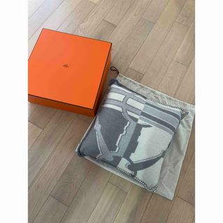 HERMES - HERMES エルメス クッション 《Hリヴィエラ》 ウール HERMES - HERMES エルメス クッション 《Hリヴィエラ》 ウール