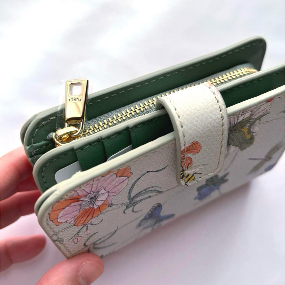 FURLA - 【新品・希少】FURLA フルラ カメリア 花柄 二つ折り FURLA - 【新品・希少】FURLA フルラ カメリア 花柄 二つ折り
