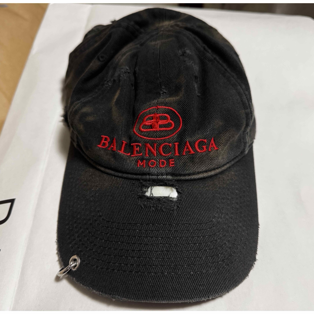 balenciaga ピアス キャップ バレンシアガ ダメージ 帽子 美中古 balenciaga ピアス キャップ バレンシアガ ダメージ 帽子 美中古