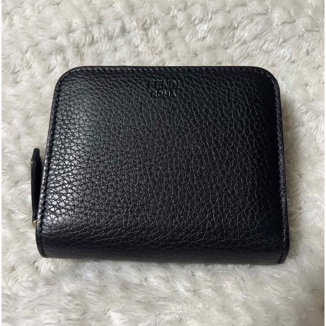 フェンディ FENDI 財布 二つ折り ラウンドファスナー 黒 フェンディ FENDI 財布 二つ折り ラウンドファスナー 黒