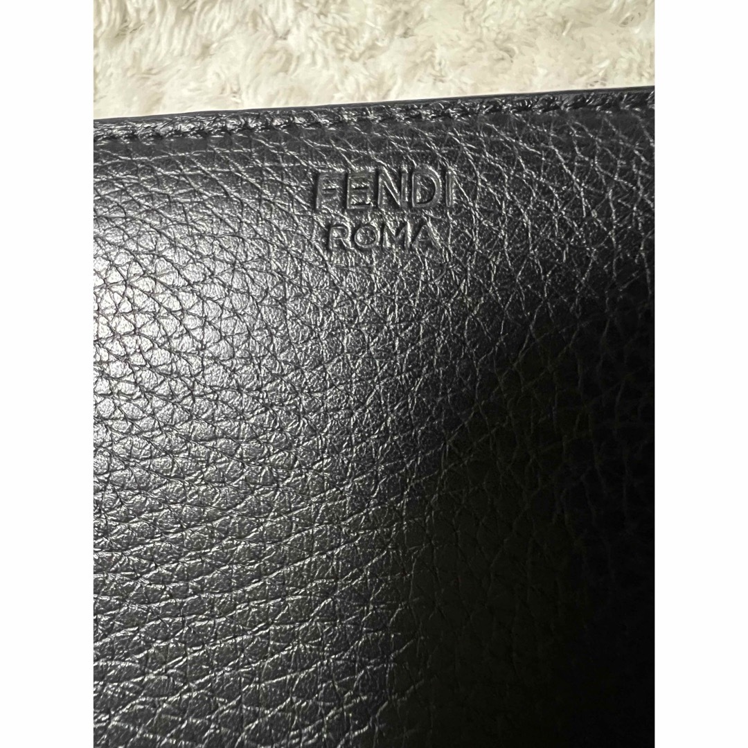 フェンディ FENDI 財布 二つ折り ラウンドファスナー 黒 フェンディ FENDI 財布 二つ折り ラウンドファスナー 黒